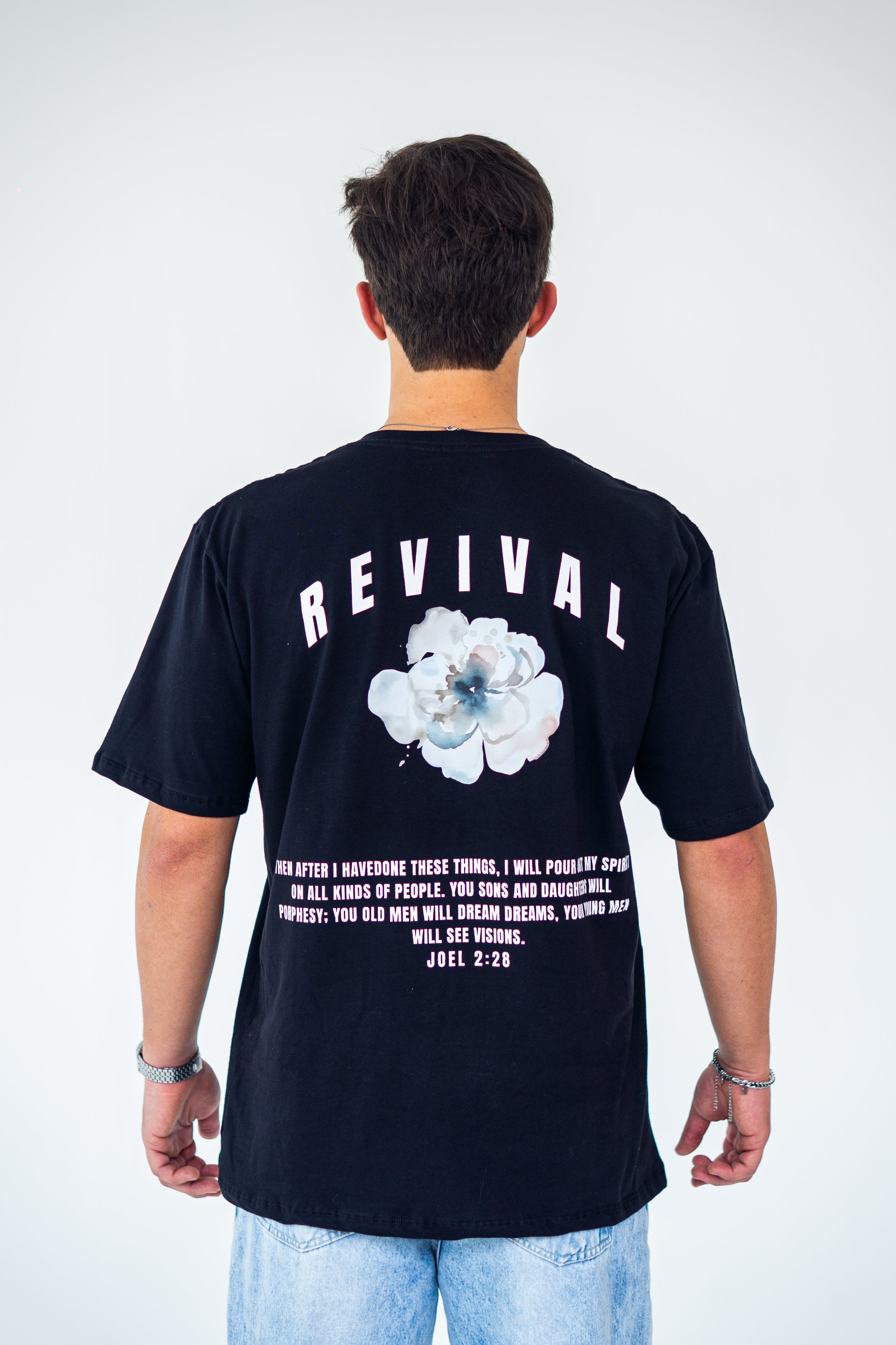 CAMISETA OVERSIZED REVIVAL PRETA