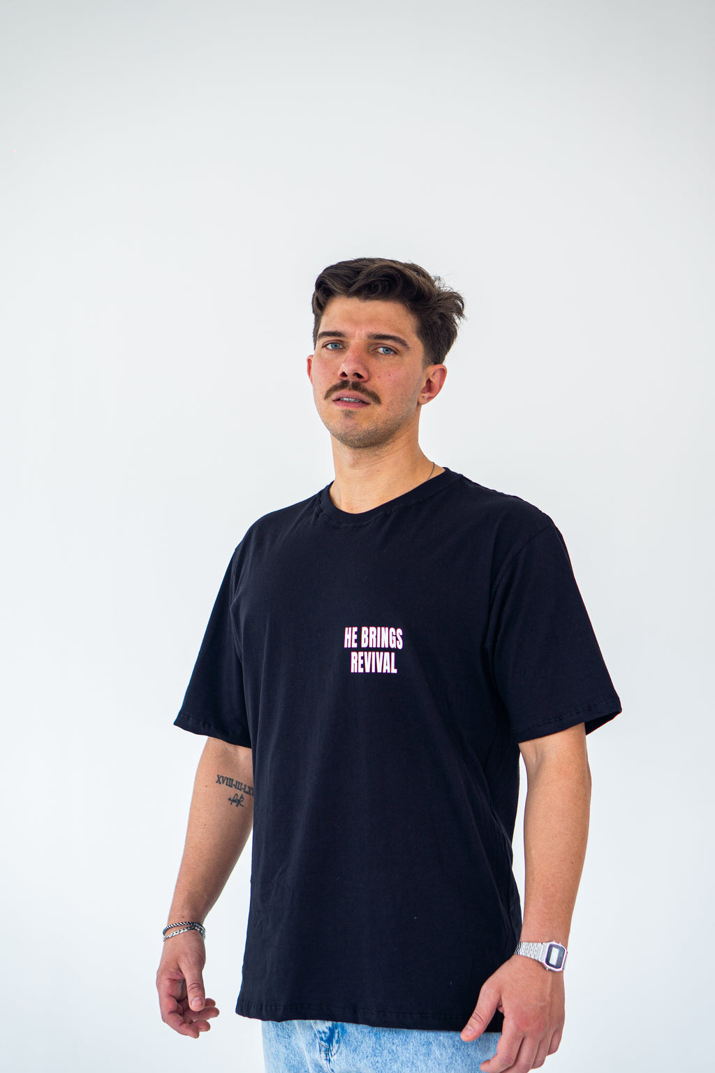 CAMISETA OVERSIZED REVIVAL PRETA