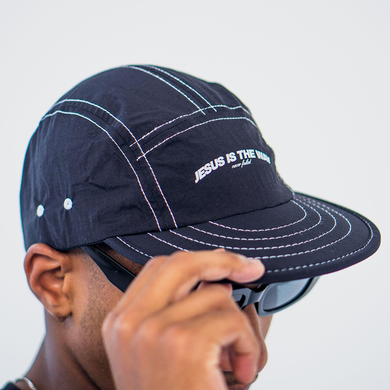 BONÉ FIVE PANEL JESUS IS THE WAY